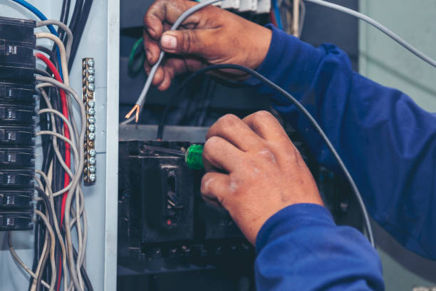 Best Affordable Emergency Electrician  in Farmington, IL